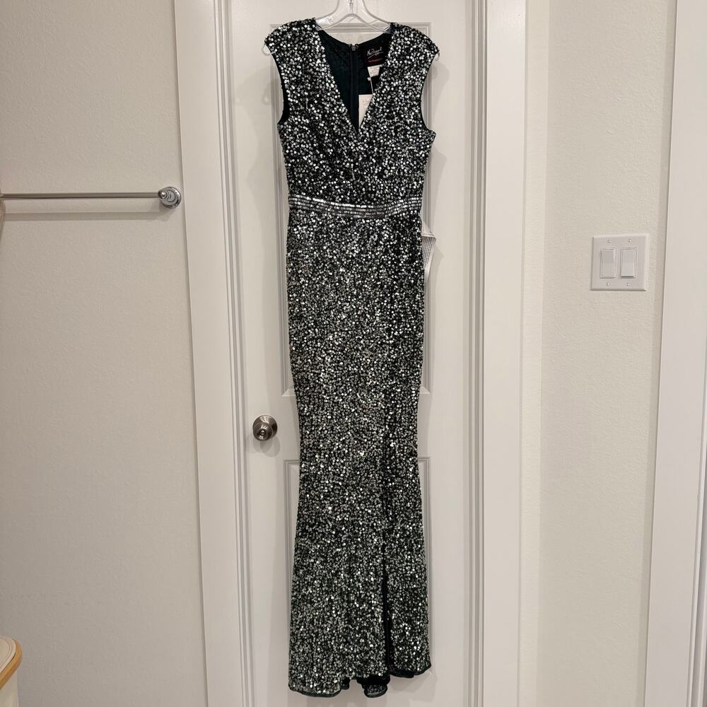 NEW Mac Duggal 5489 Sequin V-Neck Sheath Gown in Forest Green Size 6 - Picture 4 of 13